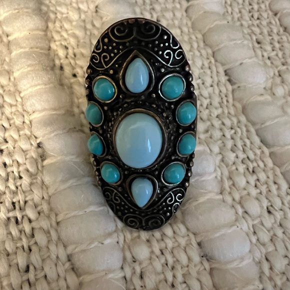 Beautiful Turquoise Oval Ring Size 7 - Picture 5 of 8